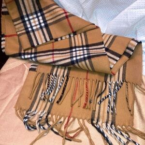 🏷Burberry Vintage 80’s 90’s Nova Check Cashmere Scarf
